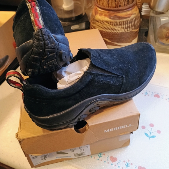 Merrell Men's Black Slip-On Shoes - Picture 4 of 7